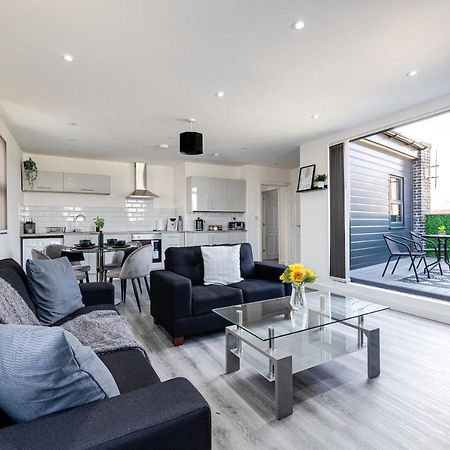 Top Floor Apartment With Private Balcony In Stockport Centre By Hass Haus 외부 사진