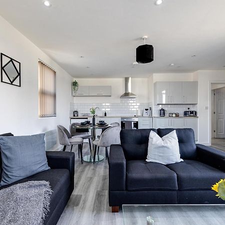 Top Floor Apartment With Private Balcony In Stockport Centre By Hass Haus 외부 사진
