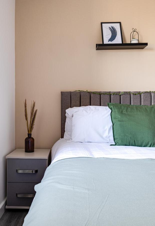 Top Floor Apartment With Private Balcony In Stockport Centre By Hass Haus 외부 사진