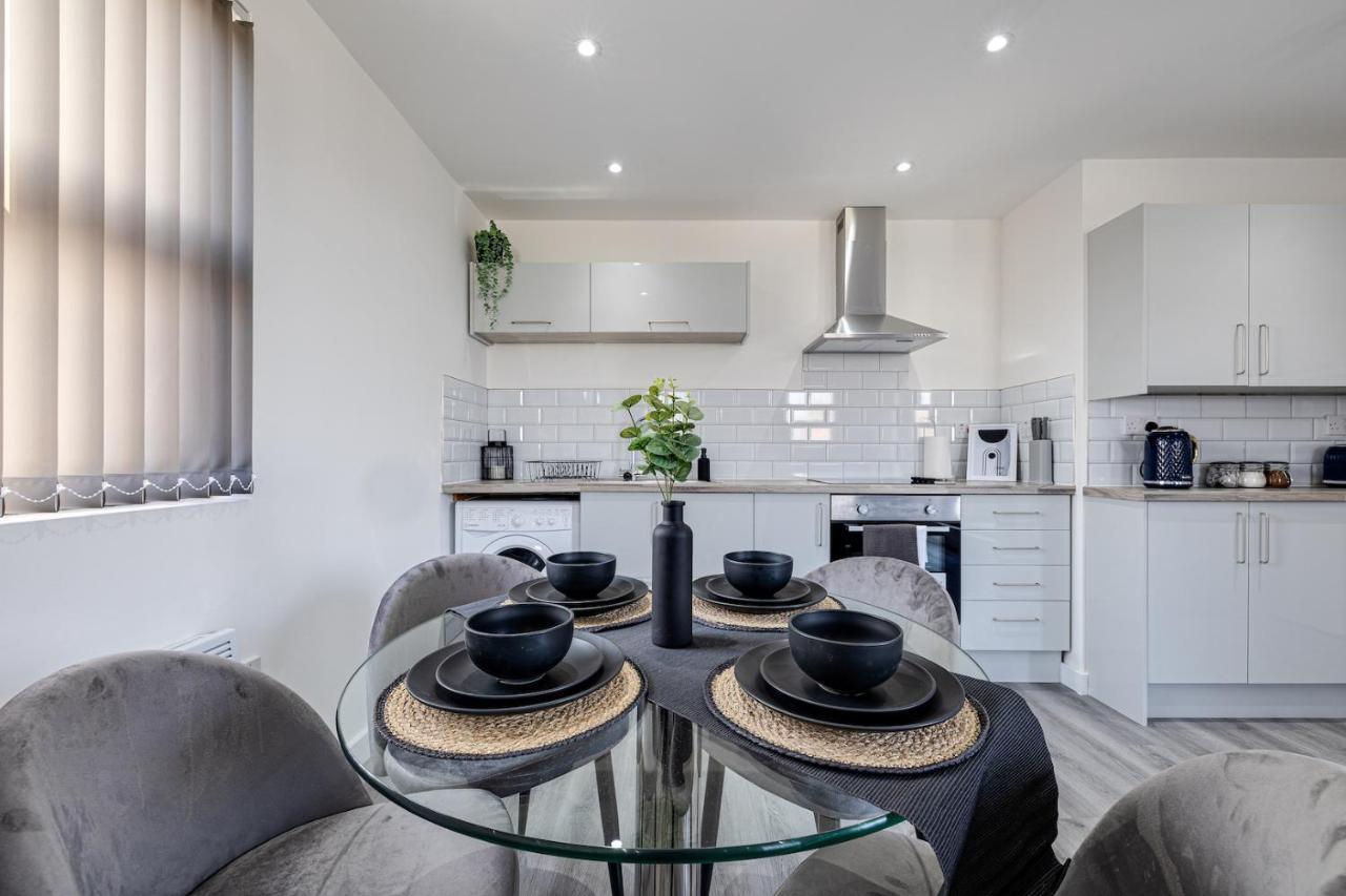 Top Floor Apartment With Private Balcony In Stockport Centre By Hass Haus 외부 사진