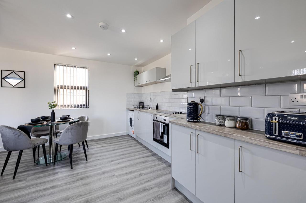 Top Floor Apartment With Private Balcony In Stockport Centre By Hass Haus 외부 사진