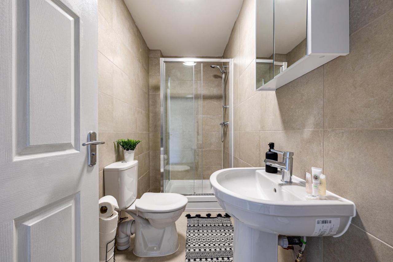 Top Floor Apartment With Private Balcony In Stockport Centre By Hass Haus 외부 사진