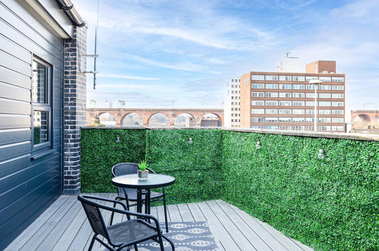 Top Floor Apartment With Private Balcony In Stockport Centre By Hass Haus 외부 사진