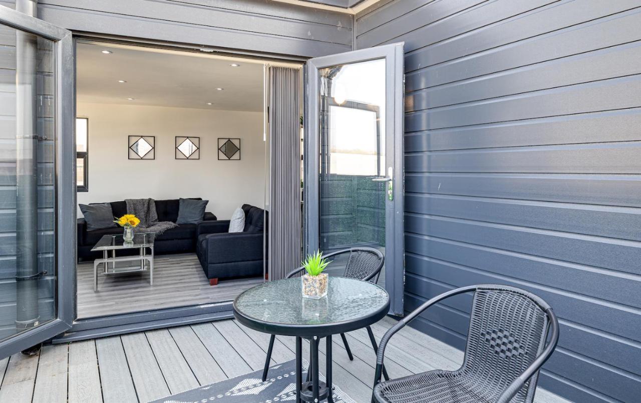 Top Floor Apartment With Private Balcony In Stockport Centre By Hass Haus 외부 사진