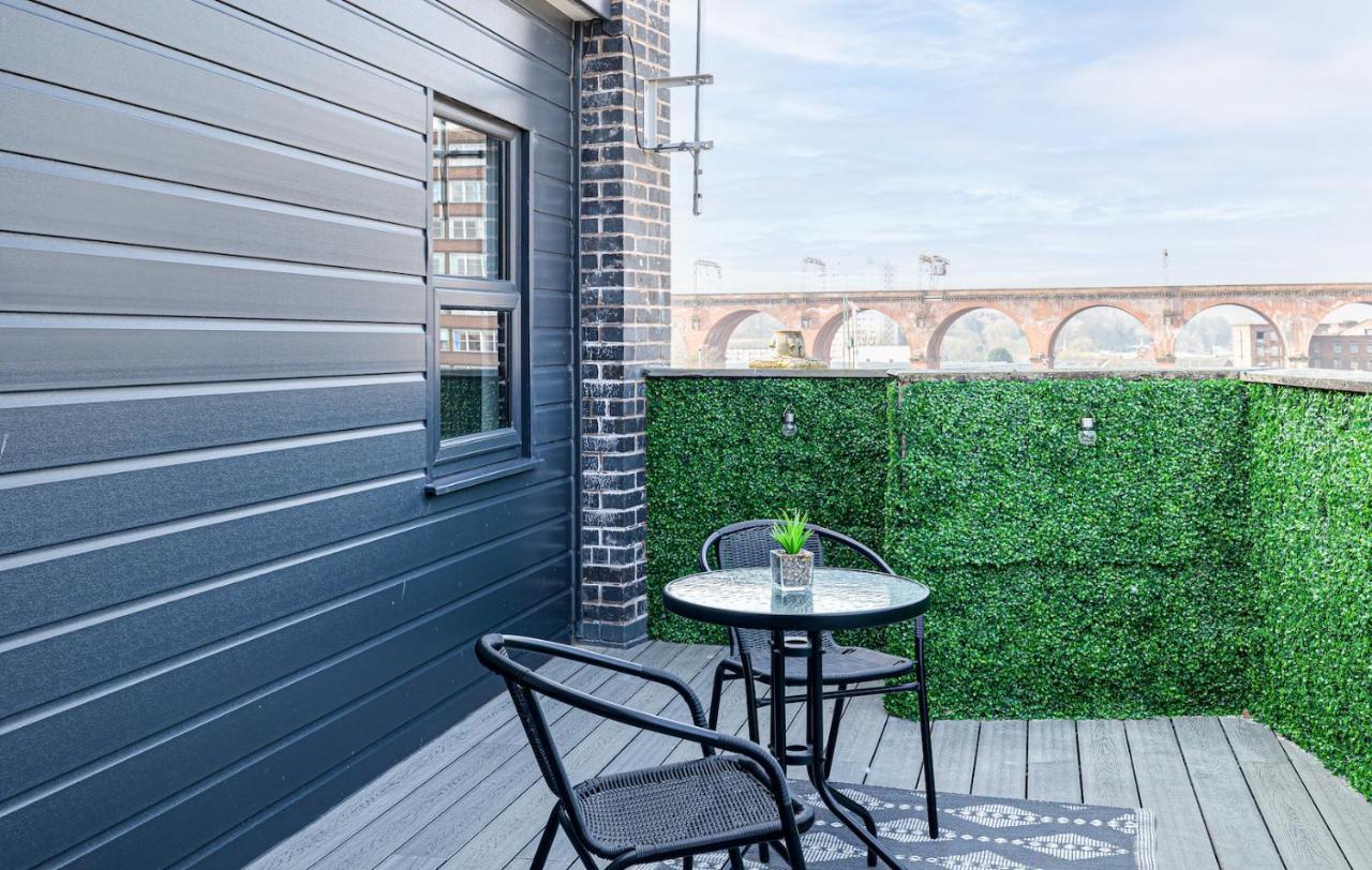 Top Floor Apartment With Private Balcony In Stockport Centre By Hass Haus 외부 사진